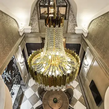 Lielas kristāla lustras, zelts luksusa villa, viesistaba apdare, LED lustras