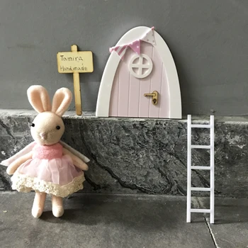 Mini Arkas ir Roku darbs, Gudrs rozā Pasaku durvju Pele caurums, miniatūras koka durvis ar stērste un individualizētu zīmi amatu