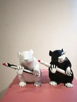 Mūsdienu Mākslas Banksy Patīk Žurkas Ielu Mākslas Melnā un Baltā Žurka Statuja ar Krāsu Kaste Radošo Sveķu Mākslas un Amatniecības Mājas Dekoru Labākā Dāvana