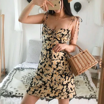 Savirmot vasaras kleita 2019 sieviešu sundress elegants kawaii vintage dzeltena ziedu beach korejas sexy mini klubs gadījuma boho kleita