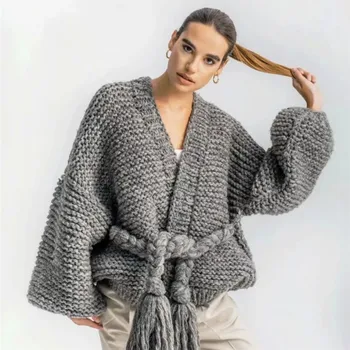 Līdz 2018. gada rudenī un ziemā, jaunu roku darbs austs pušķis siksnas laternu piedurknēm džemperis mētelis sieviete