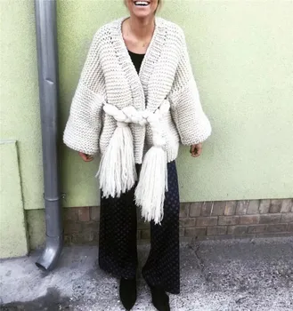 Līdz 2018. gada rudenī un ziemā, jaunu roku darbs austs pušķis siksnas laternu piedurknēm džemperis mētelis sieviete