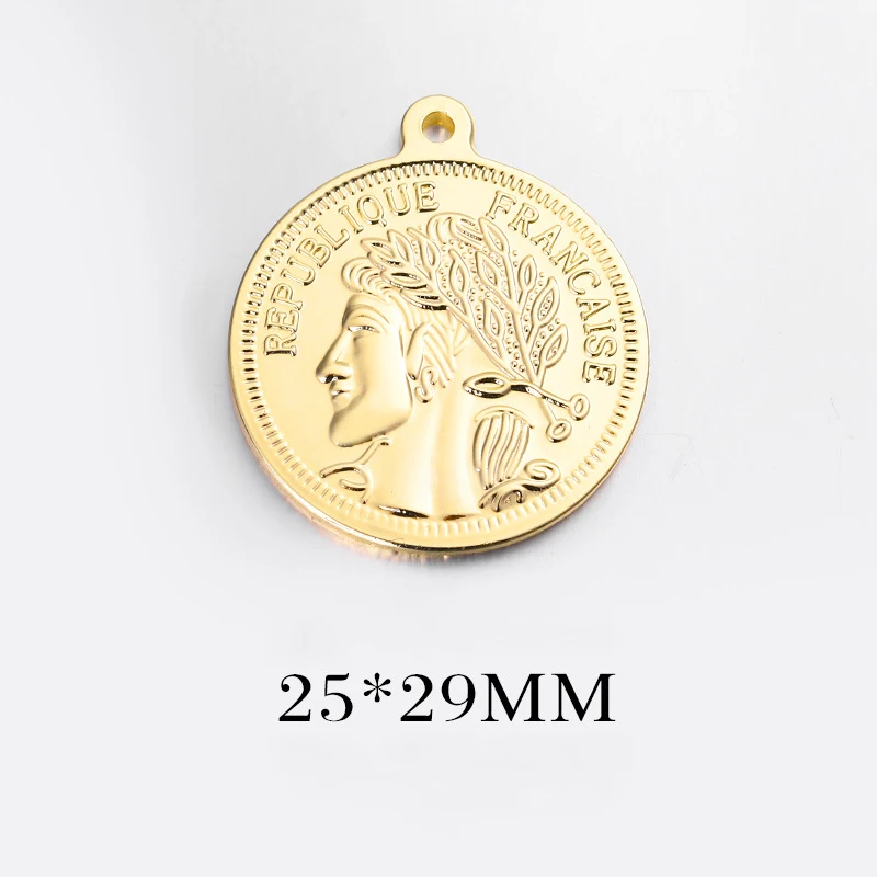 4GAB 25*29MM 20*23MM 24K Zelta Krāsas Misiņa Queen of England Monētas Piekariņi, Kuloni Diy Rotaslietas Secinājumi Piederumi