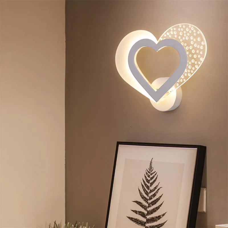 Romantiska Saldā Sirds sienas lampas Mūsdienu minimālisma led nakts lampa Ziemeļvalstu radošas personības eju koridorā, guļamistabā Sienas lampas