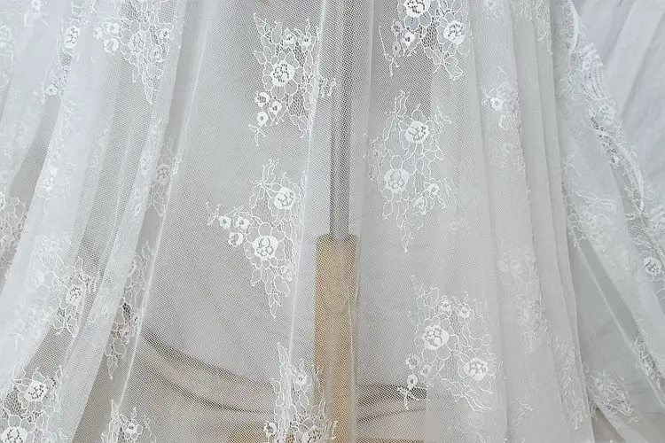 Ādai draudzīga, mīksta dubultā skropstu mežģīnes, melns un balts divu krāsu DIY kāzu kleitu audums, plīvurs, izšūšanas ilgi piederumi