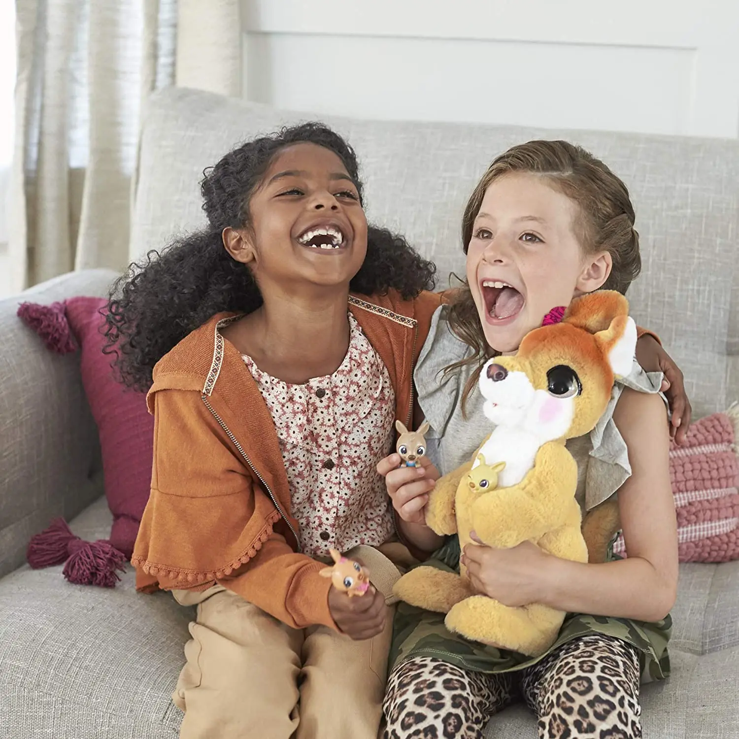 Hasbro furReal Mama Josie Ķengurs Interaktīvās Pet Rotaļlietas, 70+ Skaņas un Reakcijas, Bērnu Rotaļlietas