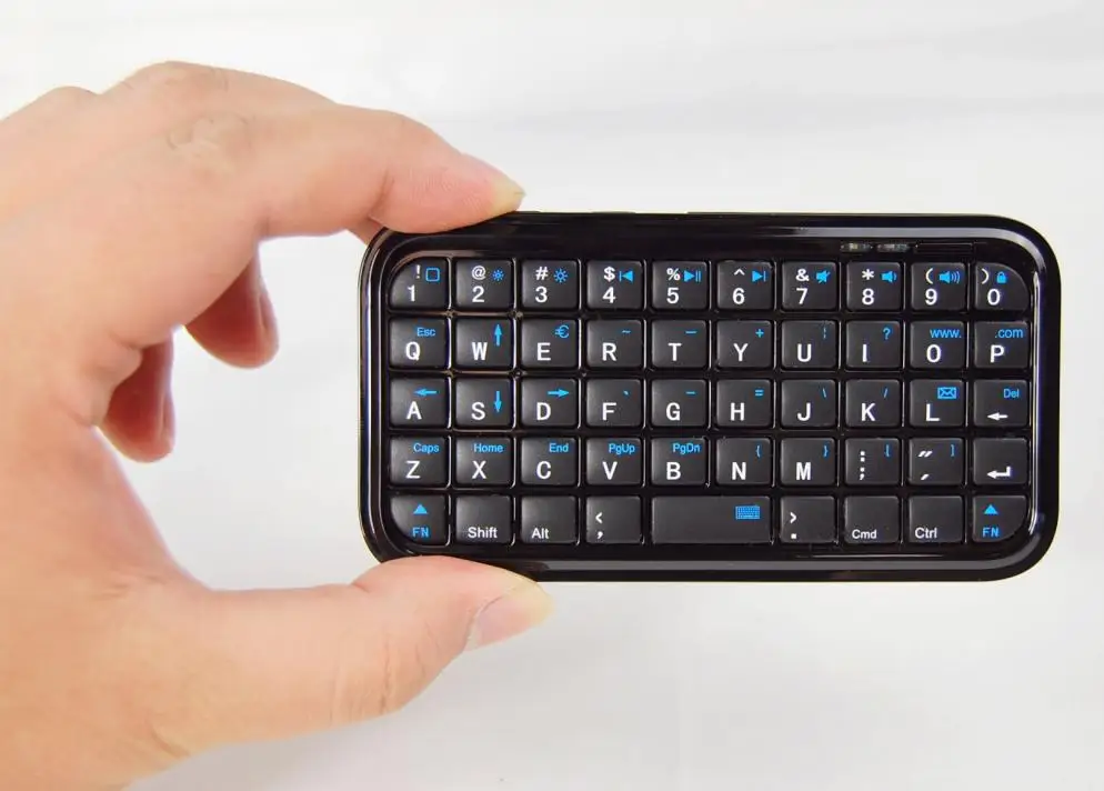 Kabatas Mini bluetooth keyboard for iphone 4 /4s/5 /IPAD 2 3 4 GAISA android sistēmas / samsung/SONY PS4 BEZMAKSAS PIEGĀDE