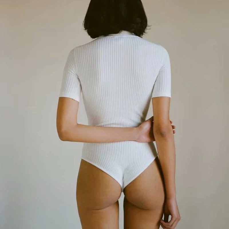 Pliks bodysuit sievietēm ar īsām piedurknēm baltā bodysuit sieviešu topi mujer ķermeņa tērpi sievietēm sexy bodysuit viens gabals apģērbs streetwear