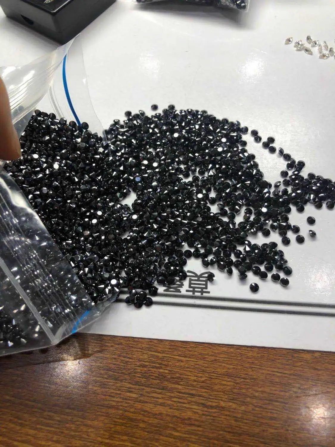 1.3 mm 2020. gadam karstā pārdošanas moissanite piegādātājs factory direct-piegādes kārtā samazināt tuvcīņa moissanite black moissanie maza izmēra