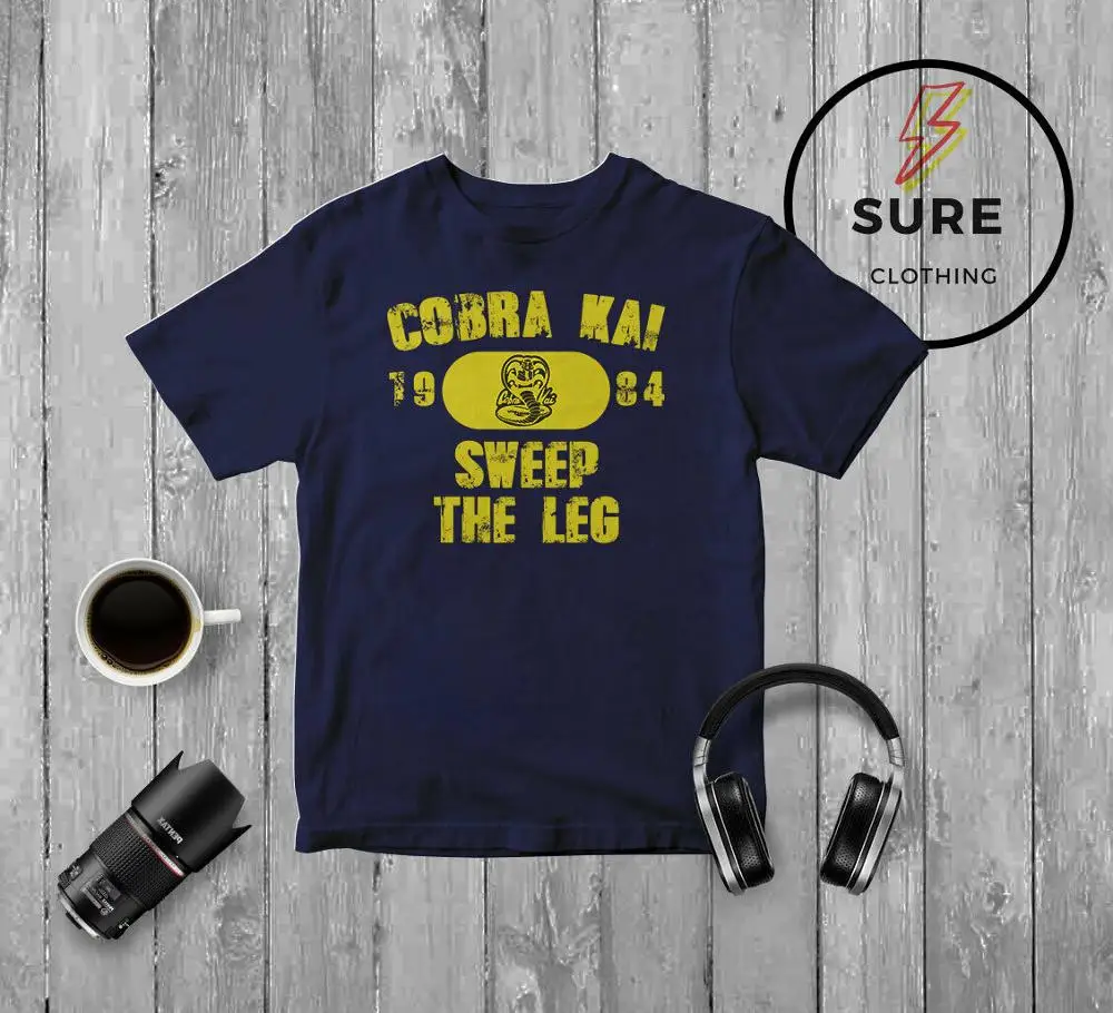 Cobra Kai T Krekls 1984 Slaucīt Kājas Cobra Kai Kino Filmu Unisex Krekls 2019 Jaunu Vīriešu Modes T Krekls Bezmaksas Piegāde 80S T Krekli