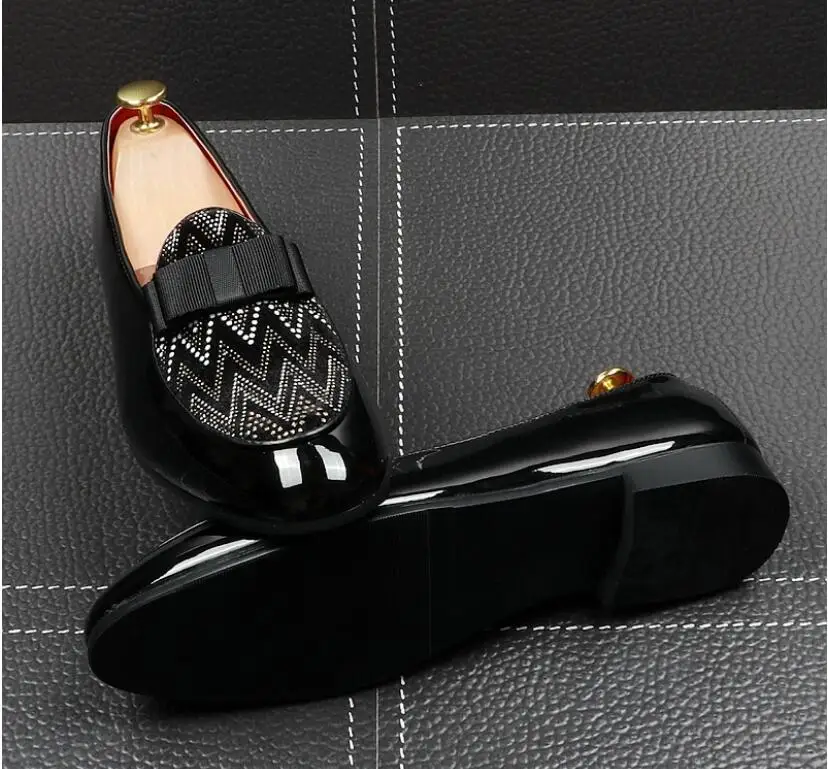 Jaunā stila Metāla augšdaļa un Melnā bowknot matēta slip-on mokasīni Modes Vīriešu Samta apavi Mokasīni Dzīvokļu Ikdienas Kurpes, Kleitu, Kurpes