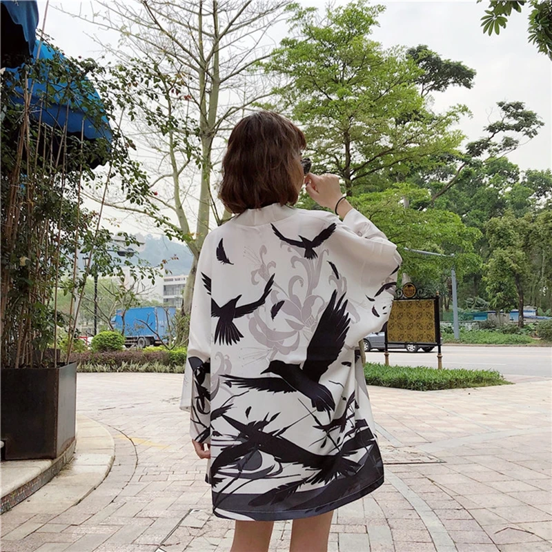 Kimono Jaka Japāņu Japāna Beach Kimono Krekls Femme Harajuku Tradicionālo 2020. Gadam, Kura Ietērpusies Kimano Tops Streetwear Drēbes Dāmas Yukata
