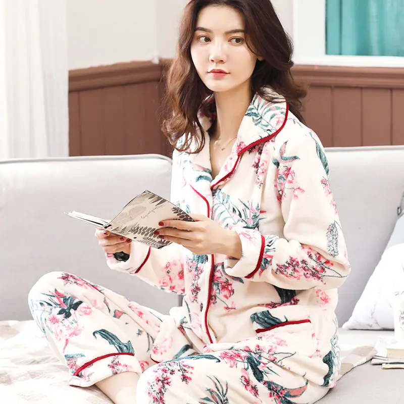 Ziemā Silts Flaneļa Sieviešu Pidžamas Komplekti Bieza Koraļļu Samta garām Piedurknēm Sleepwear Naktskrekls Meitenei pyjama Komplekts