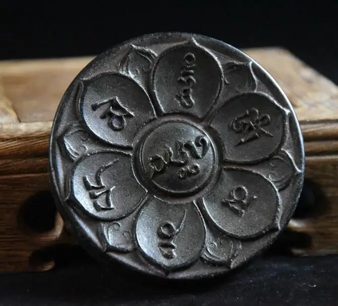 Hongshan kultūras archaize melnā dzelzs meteorīts lotus kulons statuja