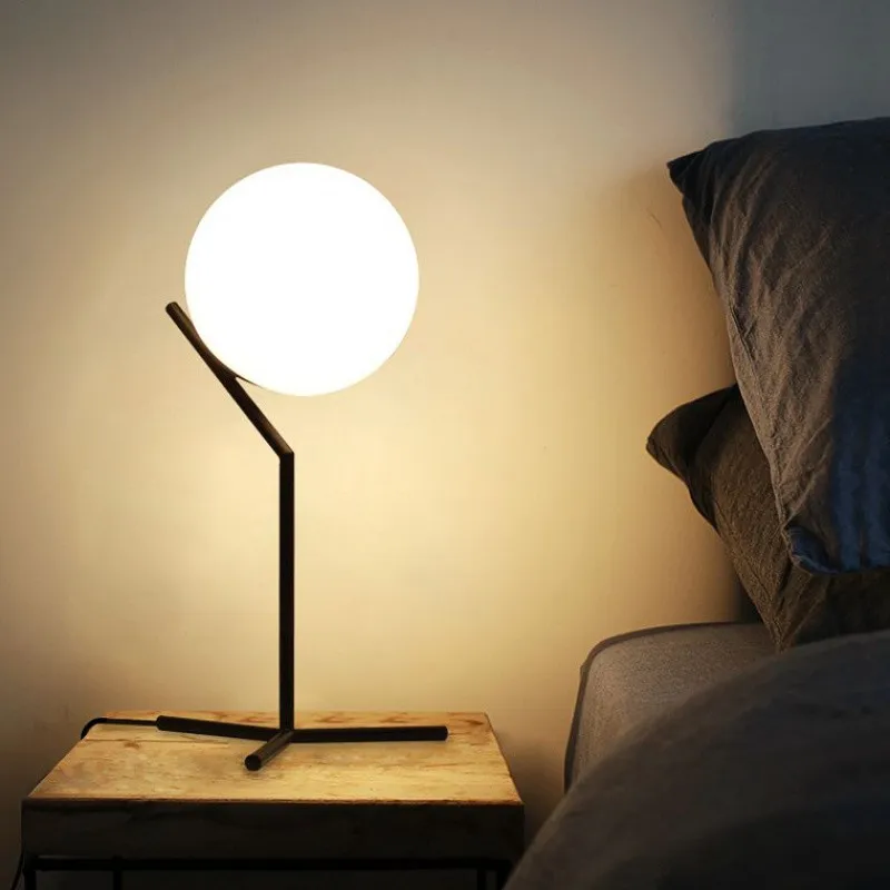 Melns Mūsdienu Stikla Bumbu, galda lampas Zelta Ziemeļvalstu Vienkārši Guļamistabas Gultas Lasījumā Galda Lampu Mājas Dekoru LED Galda Gaismas Lamparas