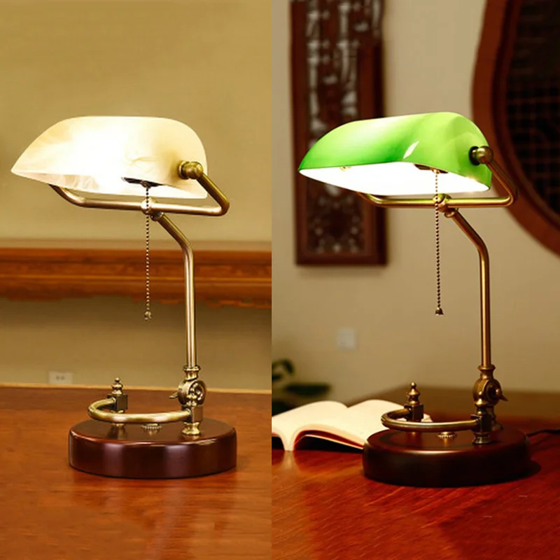 Vintage Baņķieri galda lampas Tradicionālo galda apgaismes armatūru zaļa stikla ēnā koksnes bāzes Tabulas Biroja Galda Lampa E27 AC110-240V