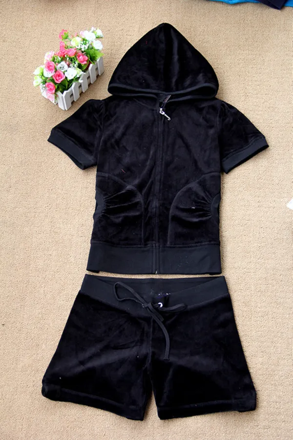 Ir 2021. jauno pavasara un rudens modes īsām piedurknēm bikses bikses samta uzvalks atpūtas rāvējslēdzēju XXL uzvalks melns