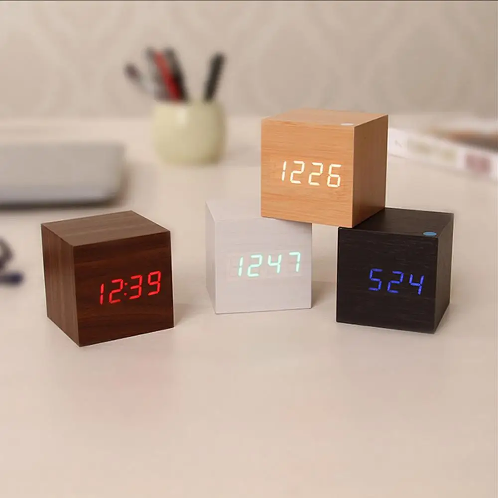 Jauna Radošā Digitālā Koka LED Modinātājs Koka USB Cube Laukumā Pulkstenis Desktop Galda Dekori Balss Nomodā Atlikšanas Funkcija Modinātājs